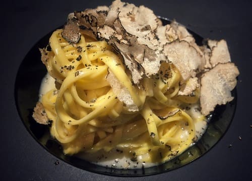 Piatti tipici dell’Umbria: 10 pietanze + 1 da provare assolutamente Pasta al tartufo Piatti tipici dell’Umbria: 10 pietanze + 1 da provare assolutamente