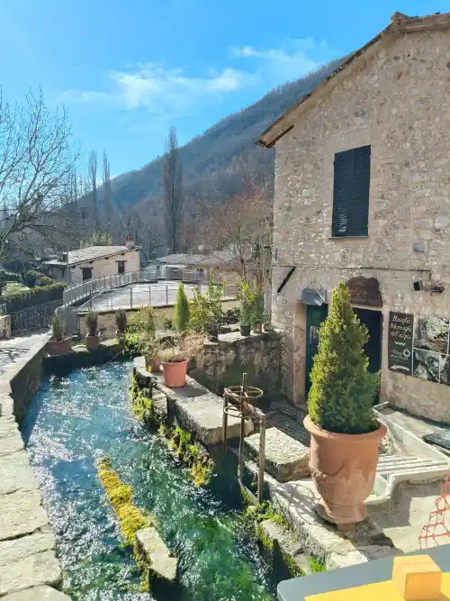 Borghi vicino a Foligno: 3 meraviglie dell’Umbria Rasiglia Borghi vicino a Foligno: 3 meraviglie dell’Umbria