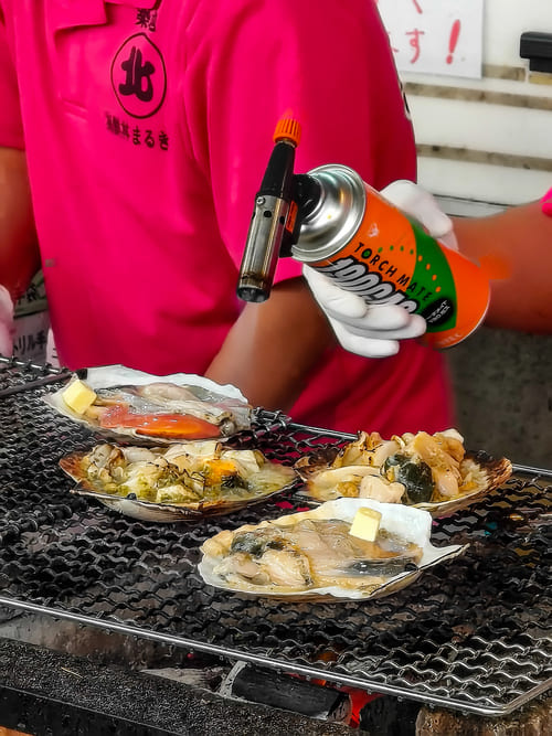 Esperienze autentiche da prenotare in Giappone: 9 attività indimenticabili per vivere il Paese come un local Mercato Tsukiji Esperienze autentiche da prenotare in Giappone: 9 attività indimenticabili per vivere il Paese come un local