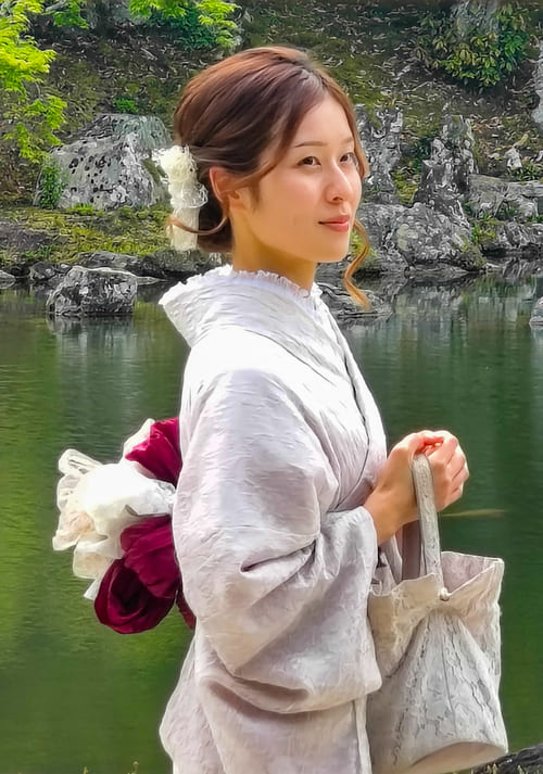 Esperienze autentiche da prenotare in Giappone: 9 attività indimenticabili per vivere il Paese come un local Noleggiare un kimono a Kyoto Esperienze autentiche da prenotare in Giappone: 9 attività indimenticabili per vivere il Paese come un local