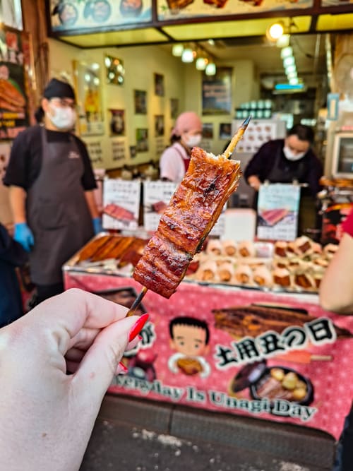 Esperienze autentiche da prenotare in Giappone: 9 attività indimenticabili per vivere il Paese come un local Tour del mercato del pesce di Tokyo Esperienze autentiche da prenotare in Giappone: 9 attività indimenticabili per vivere il Paese come un local