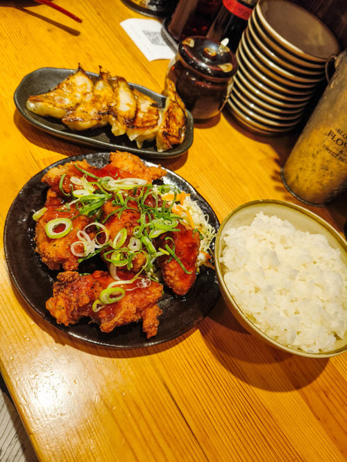 Dove mangiare a Kyoto spendendo poco: 5 posti da provare assolutamente Pollo agrodolce e riso Dove mangiare a Kyoto spendendo poco: 5 posti da provare assolutamente